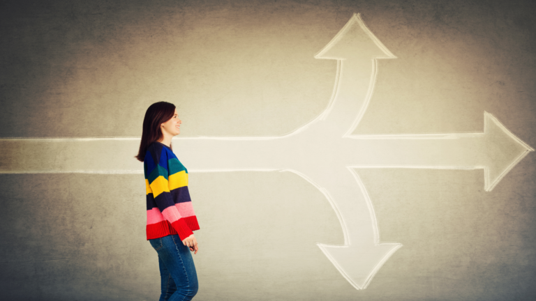 Read more about the article There is a 3rd option between simple logos and expensive agencies